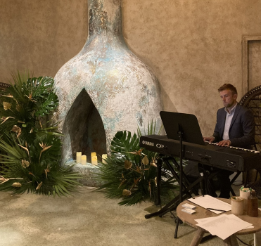 Mark Thompson - Wedding Pianist