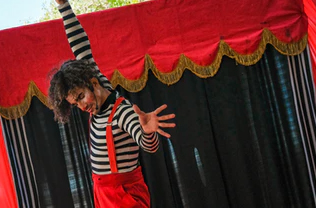 street performers and circus acts in West Midlands