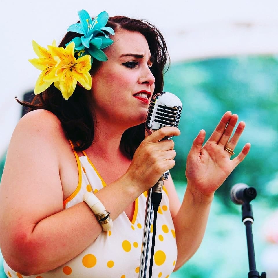 Helen the Vintage Singer | Check availability, price and reviews