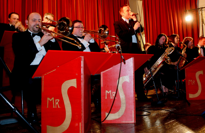 Mr Swing's Dance Orchestra - Photo 4