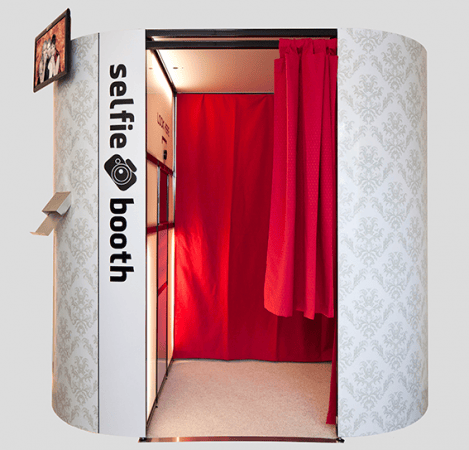 The Selfie Booth - Photo Booth - Photo 2