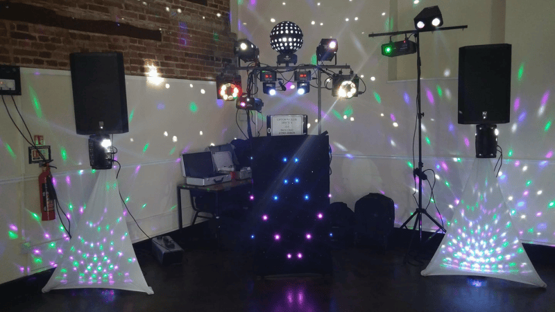 Oasis Roadshow Mobile Disco - Photo 4