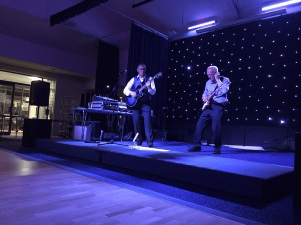 Danny Sings Cliff - Photo 10