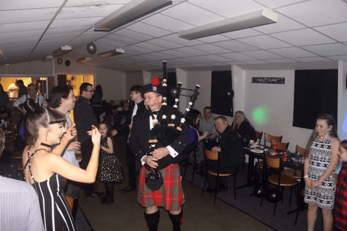 Mike Simmons Bagpiper - Photo 5