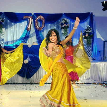Indian Bollywood Dance - Photo 4