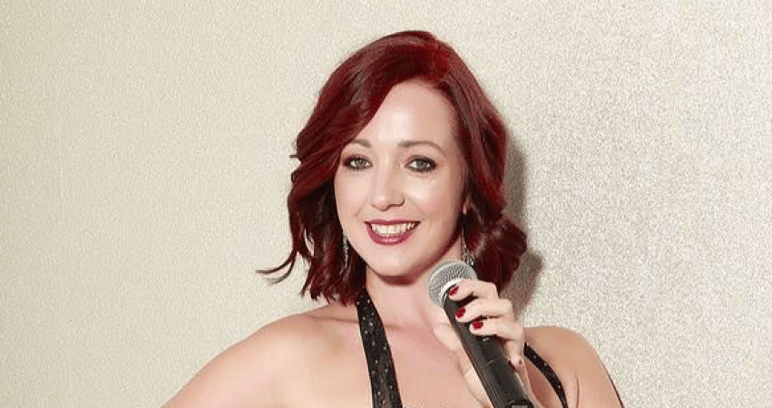 Angie Diggens Professional Vocalist - Photo 2