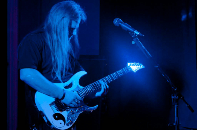 Darren Hunt - Photo 3