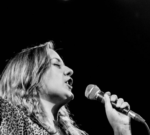 Lizzie Hales - Singer - Photo 5