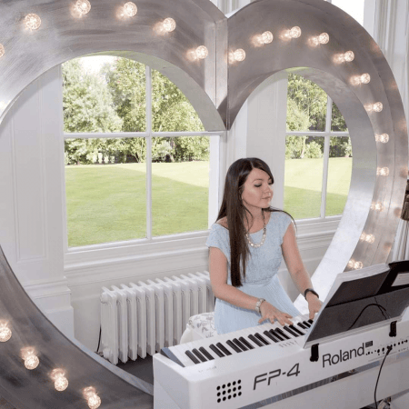 Nicola Sim Pianist - Photo 2