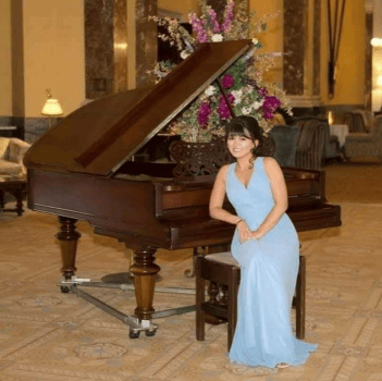 Nicola Sim Pianist