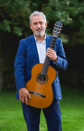 Paul Martin Solo Guitarist - Photo 4