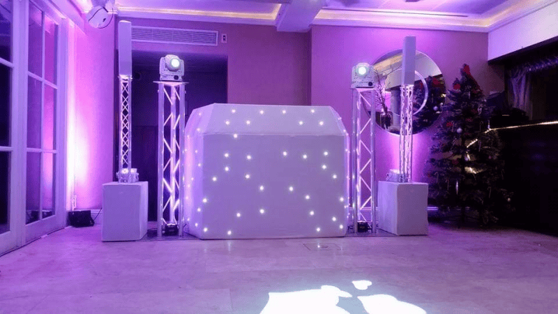 The Surrey Wedding DJ - Photo 4