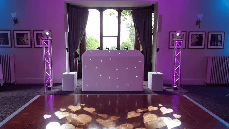 The Surrey Wedding DJ - Photo 36