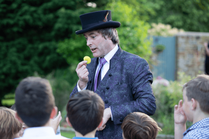 The Great Adamos - (Family Magician) - Photo 11
