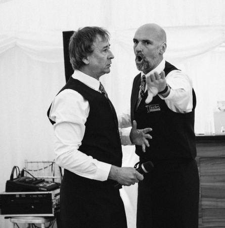 Waiters That Sing - Photo 3