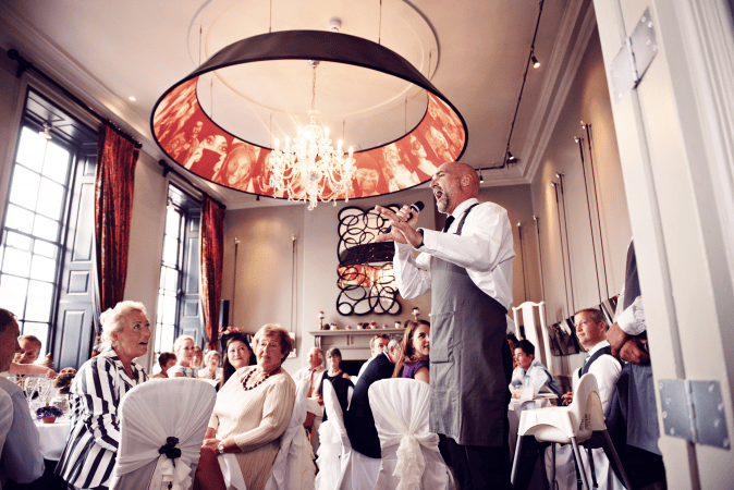 Waiters That Sing - Photo 6