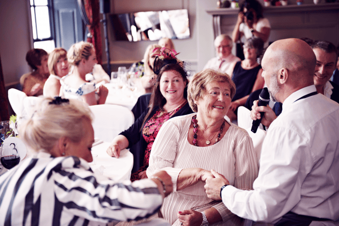 Waiters That Sing - Photo 7