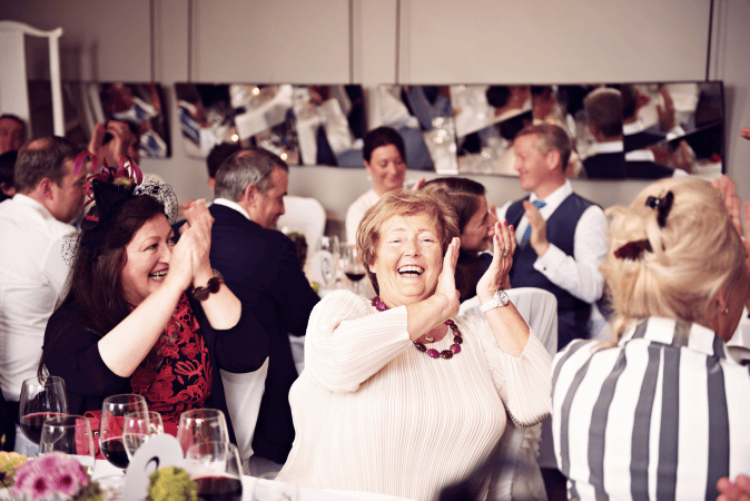 Waiters That Sing - Photo 10