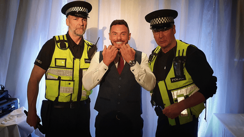 Waiters That Sing - Photo 17