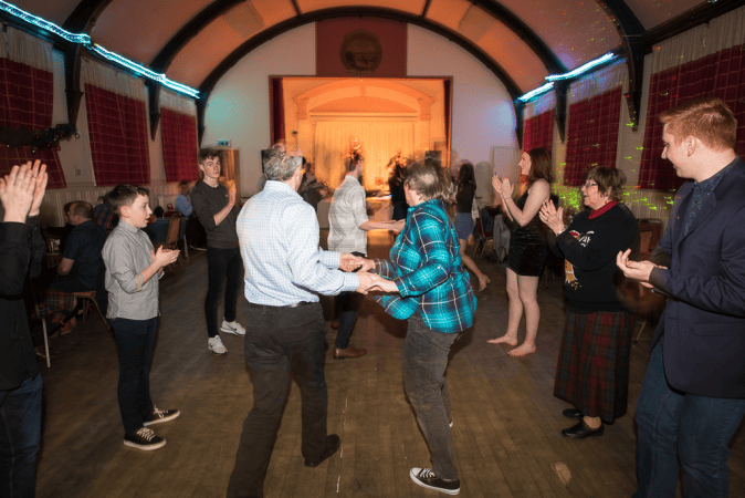 Dancing Feet Ceilidh Band - Photo 3