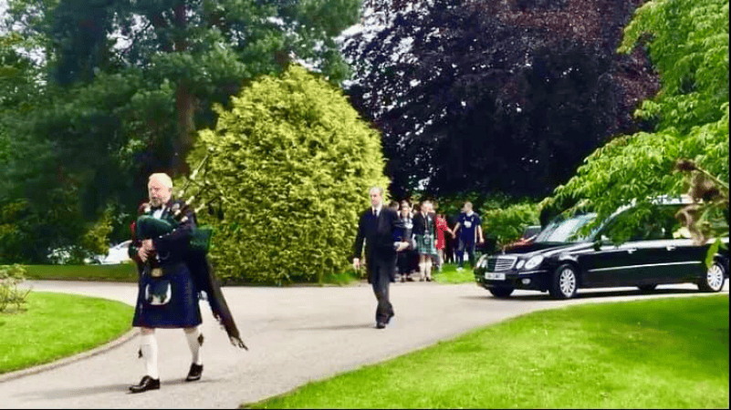 The Derbyshire Piper - Bagpiper - Photo 18