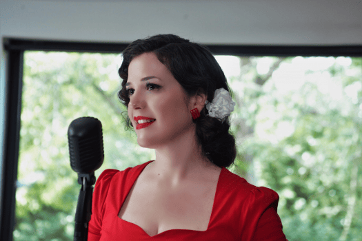 The Vintage Singer - Jess