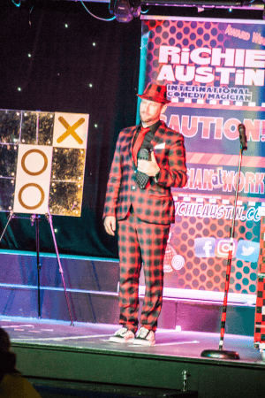 Richie Austin International Comedy magician  - Photo 11