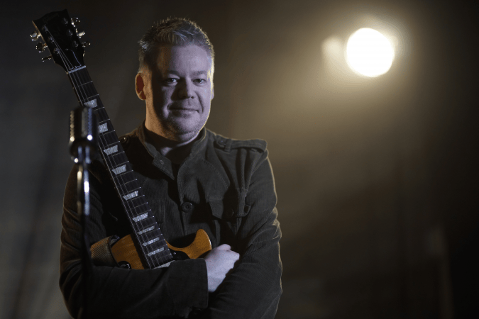 Paul Wilson-Singer Guitarist and DJ. - Photo 3