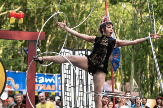 Cabaret Hula Hoop Act