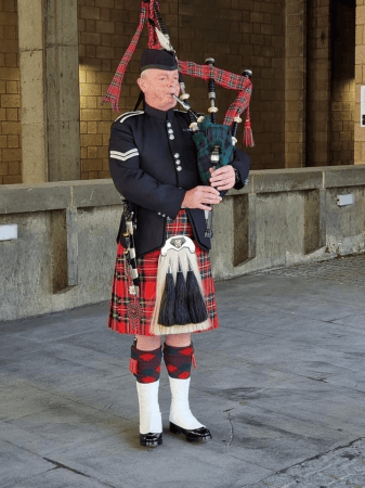 Bagpiper For Hire David McRobb - Photo 5