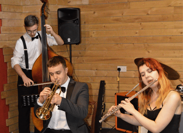 The Pint Sized Big Band - Photo 2