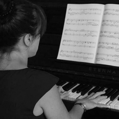Angela Hall - The North East Wedding Pianist  - Photo 2