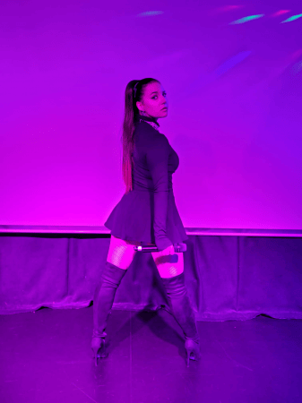 Always Ariana - Photo 3