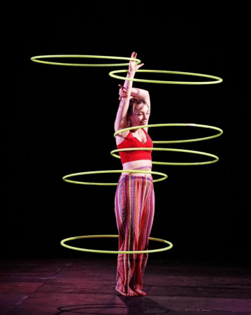 Circle Spectacular Hoop Act  - Photo 3