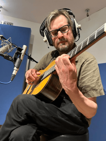 Classical guitarist Benjamin Dean  - Photo 2