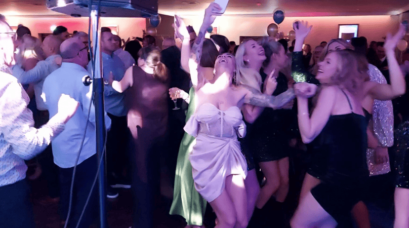 Centre Stage Discos & Karaoke - Photo 5