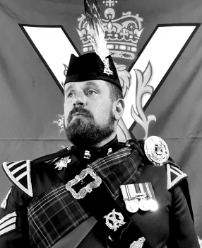 Bagpiper Jason Faulkner - Photo 3