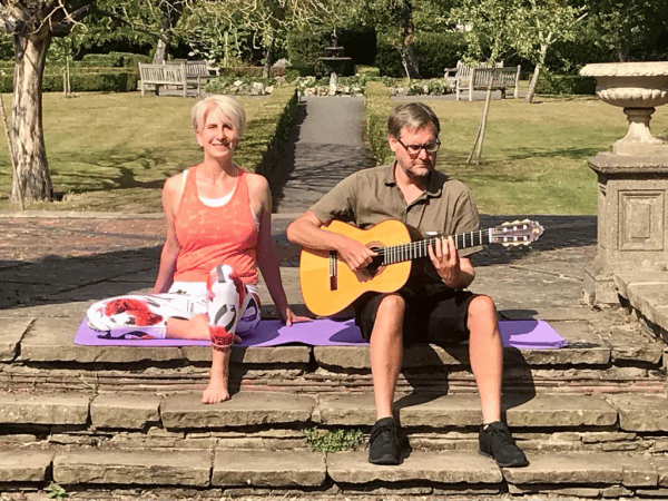 Yoga with live guitarist  - Photo 4