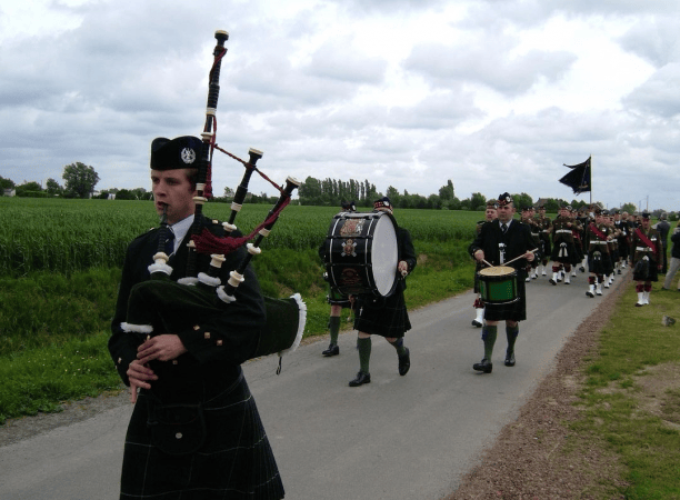 Bagpiper - Photo 4