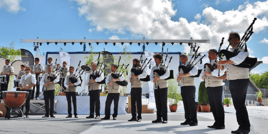 Bagpiper - Photo 11