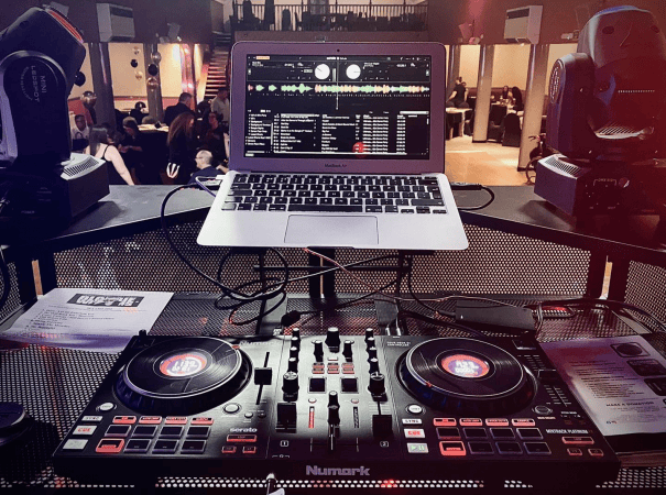 Tony James Mobile Disco - Photo 3