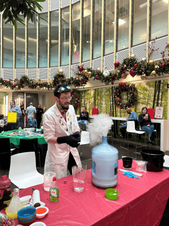 Archie's Science Lab! - Photo 8