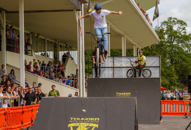 BMX STUNT PERFORMANCE  - Photo 6