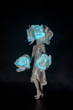 ALIATRIX | Flower Walking Act - Photo 2