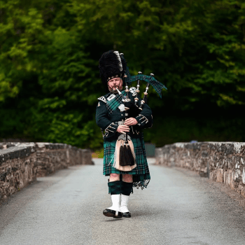 Andrew Brian - Highland Bagpiper