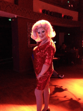 Miss Tish Ewe - Photo 2
