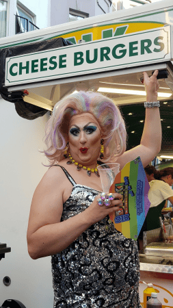Miss Tish Ewe - Photo 4