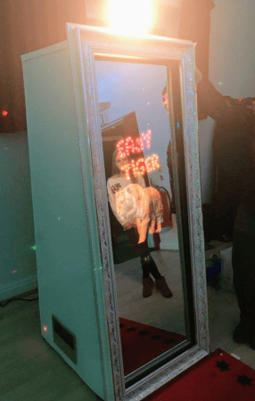 Photo Booth and Magic Mirror Hire - Photo 2