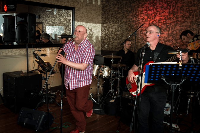 DUVET - The Ultimate Covers Band!! - Photo 7