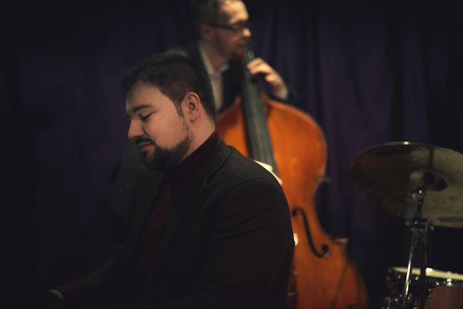 Chris Moriarty - Singer/Pianist - Photo 2